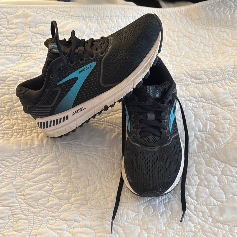 Brooks Ariel Black and Blue Running Shoes